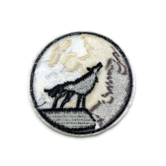 Howling Wolf Embroidered Patch - Picture 3 of 3